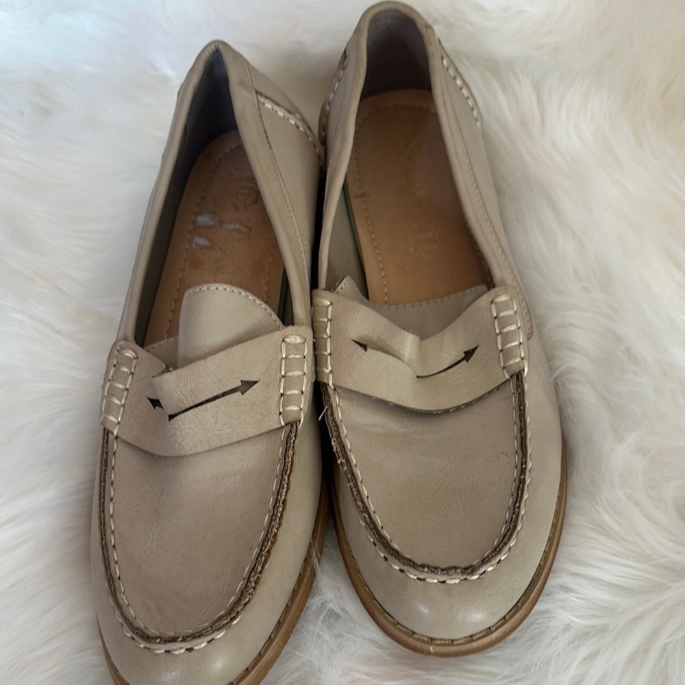 Cream Classic Penny Loafers with Moccasin Stitching